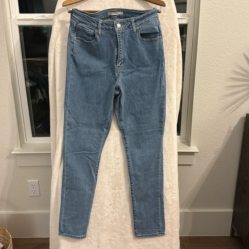 Levi’s size 32 - high rise skinny jeans